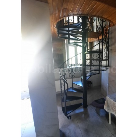 Винтовая компактная лестница из металла A-52